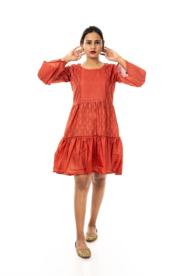 Color red